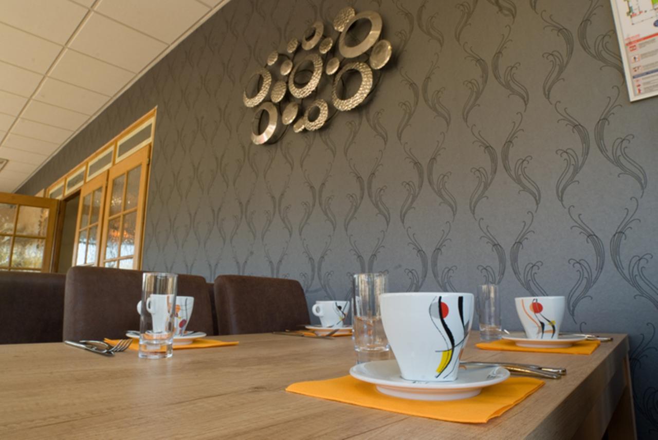 Logis Hotel Restaurant De La Madeleine Commercy Esterno foto