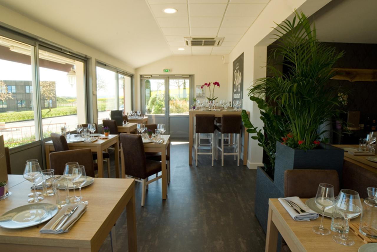 Logis Hotel Restaurant De La Madeleine Commercy Esterno foto
