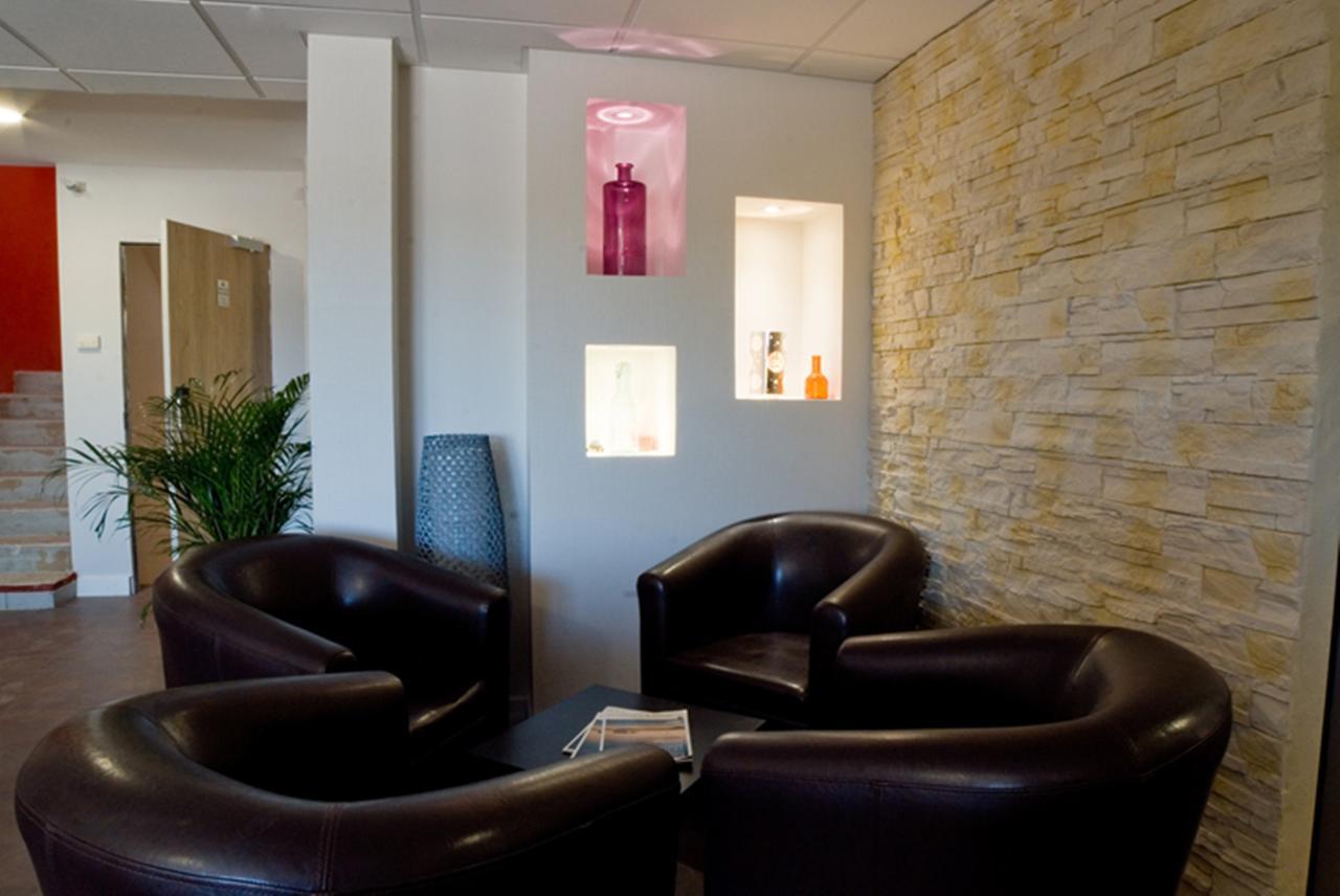 Logis Hotel Restaurant De La Madeleine Commercy Esterno foto